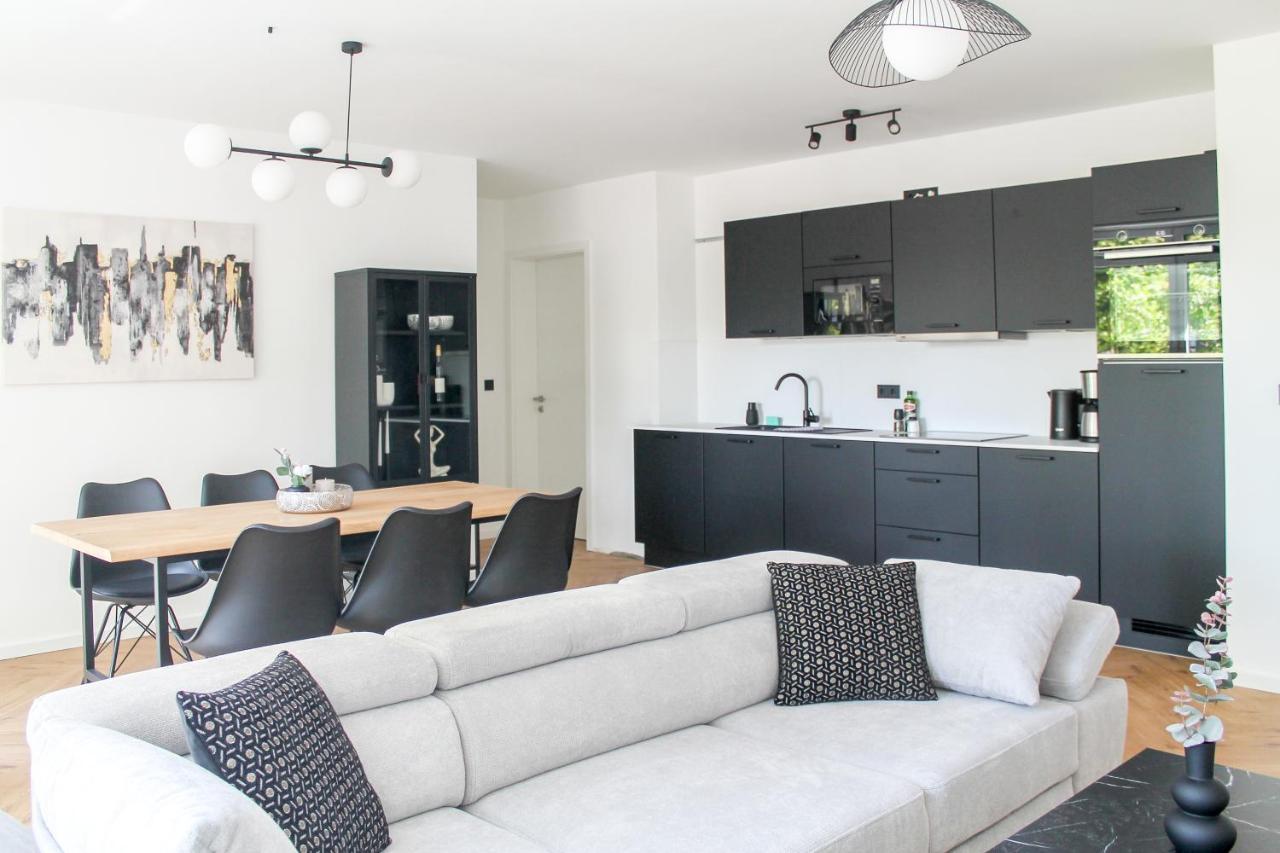 Modern Apartment - Fuer Freunde & Familien, Stadtnah, Parkplatz, E-Ladestation, Gitterbox Fuer Fahrraeder, Fitnessstudio, Digitale Gaestemappe Mit Restaurant- Und Unternehmenstipps Coblença Exterior foto